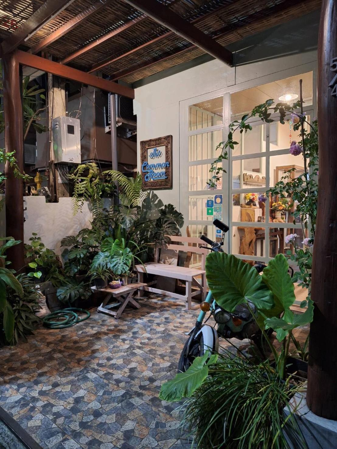 The Commonroom Cnx Chiang Mai Esterno foto